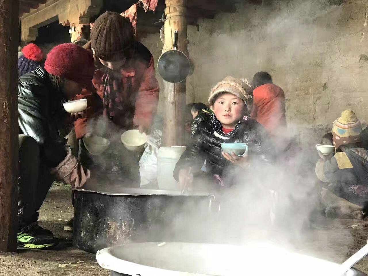 乐动平台-乐动(中国)一站式服务平台公益回顾丨家国同欢月同圆 温暖满载甘孜州(图10)